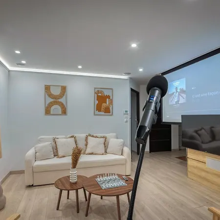 La - Piscine / Karaoke / Jeux Villa