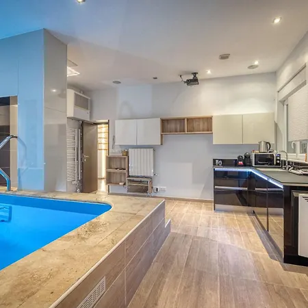 La - Piscine / Karaoke / Jeux Villa *