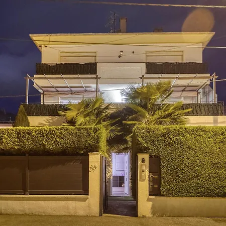 La - Piscine / Karaoke / Jeux * Fontaine (Rhone-Alps)
