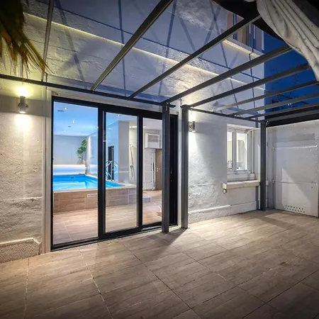 La - Piscine / Karaoke / Jeux Villa